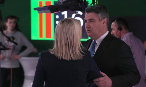 [FOTO] Milanović i Grabar Kitarović nisu se štedjeli u sučeljavanju, no u zagrijavanju su bili puno opušteniji