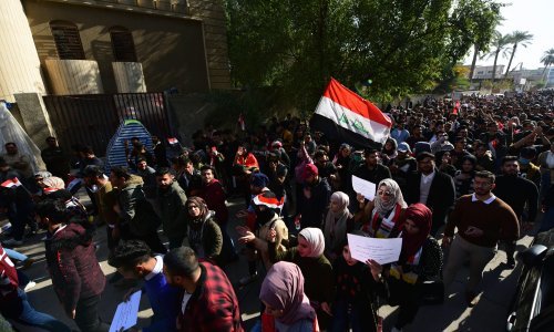 Prosvjednici pred američkom ambasadom u Bagdadu