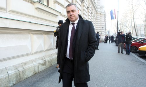 Bivši savjetnik tvrdi da mu je predsjednica nudila da joj bude tajni suradnik, oglasila se i Grabar-Kitarović, ali i Vlada