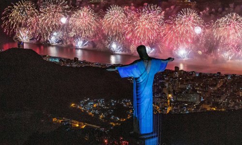 [FOTO] Dočeci 2020. godine od Čilea, preko Rija, NYC, Londona do Moskve