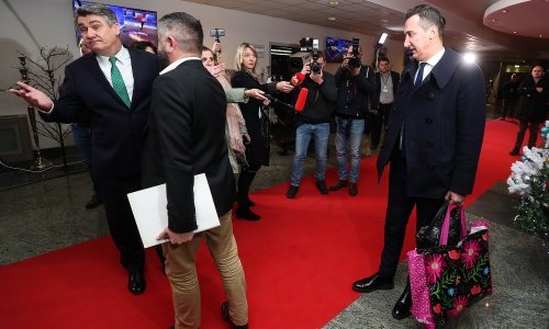 Savjetnik Grabar Kitarović verbalno nasrnuo na Milanovića, šef njezine kampanje morao se posuti pepelom