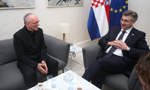 Tek koji sat prije izborne šutnje Plenković u banskim dvorima primio biskupa Škvorčevića