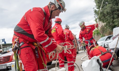 Velika akcija; 65 članova HGSS-a, devet timova s psima, osam dronova, 20 lovaca, 15 planinara i šest vatrogasaca traži staricu iz Đevreska