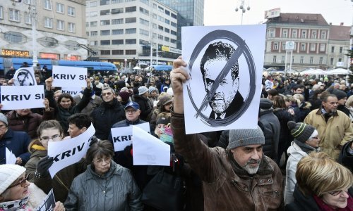 Tisuće ljudi na prosvjedu protiv gradonačelnika: Bandiću, kriv si, odlazi!