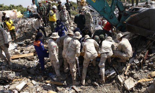 U urušavanju zgrade u Kambodži poginulo 36 ljudi, a 23 spašeno iz ruševina