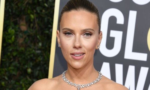 Scarlett Johansson plijeni pažnju u provokativnoj crvenoj haljini s dubokim dekolteom