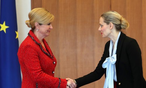 Grabar Kitarović postaje zaštitnica slabijih, žena, djece i životinja. Jelena Veljača: To je licemjerno, lažno i beskrajno uvredljivo!