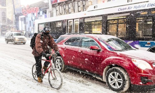 Zimska oluja pogodila SAD: devet mrtvih, otkazani letovi, stotine tisuća ljudi ostalo bez struje