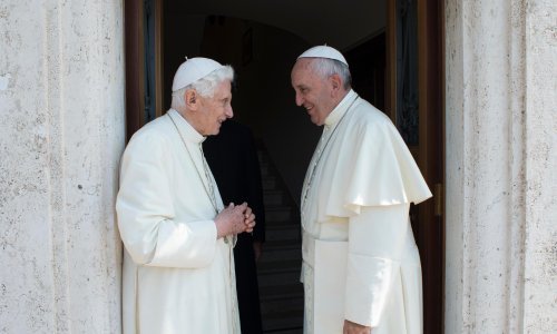 Bivši papa Benedikt XVI. izazvao buru knjigom koja se tumači i kao udar na aktualnog poglavara Katoličke crkve