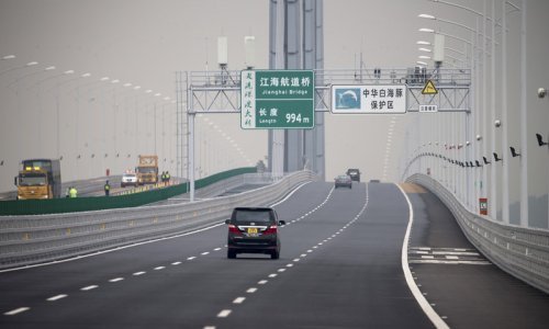 Kina obustavila javni prijevoz, zatvorila hramove i dio Kineskog zida, 26 umrlih