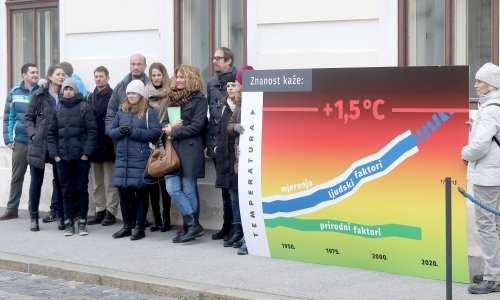 Znanstvenici ispred Banskih dvora: Predali peticiju sa 550 potpisa i iznijeli 11 zahtjeva