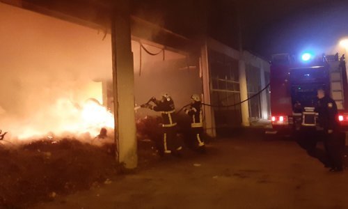 Gorjela zgrada Radničkog doma u Borovu naselju