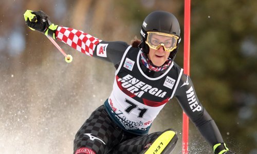 Slovakinja Petra Vlhova vodi nakon prve vožnje slaloma, Leona Popović i Ida Štimac ostale bez druge vožnje