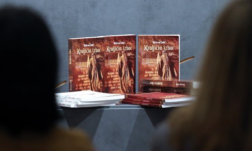 Božena Volić predstavila svoju novu knjigu 'Kraljičin izbor'