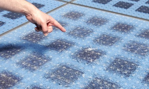 [VIDEO] Strahota u Zadru: Pred šokiranim turistima vandal uništavao 'Pozdrav suncu'