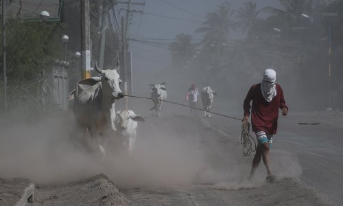 Preko 162 tisuće ljudi evakuirano na Filipinima zbog vulkanske erupcije