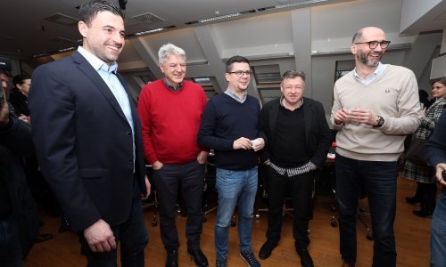 SDP-ovci zbili redove u Ogulinu, pripremaju se za preuzimanje države, Bernardić poručuje: Ja sam kandidat za premijera