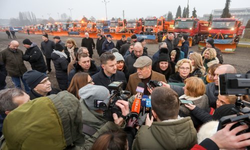Pogledajte Bandićev show na parkingu Velesajma: Imamo najbolju zimsku službu u Europi!