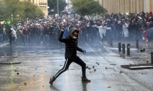 Preko 160 ozlijeđenih u sukobima kod libanonskog parlamenta