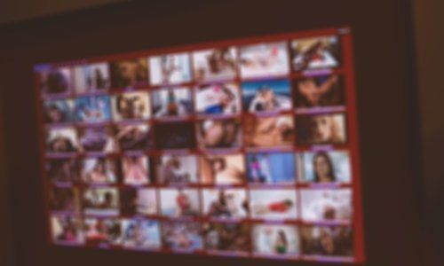 Hakeri se poigrali pa na ekranu željezničkog kolodvora pustili pornografiju