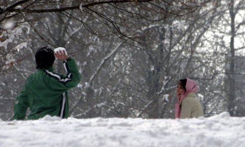 Snijeg zavio Teheran u bijelo: Zatvorene škole, poremećen zračni promet