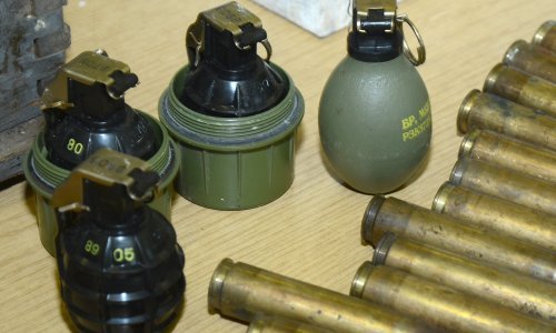 Pretrage u Splitu i Podstrani; policija pronašla drogu i ručne bombe