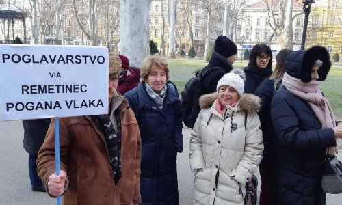 [VIDEO] 'Mnogo godina kolače ti nosila...': Bandića izviždali aktivisti, zatim došli i u sudnicu, s njima i Dario Juričan