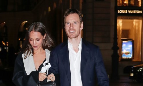 Rijetko ih viđamo u javnosti, a jedan su od najljepših holivudskih parova: Zgodna brineta i njezin suprug modno usklađeni u Parizu