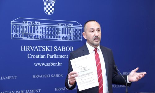 Zekanović: Je li moguće da netko proračunskim novcem nagrađuje za seksualnu orijentaciju