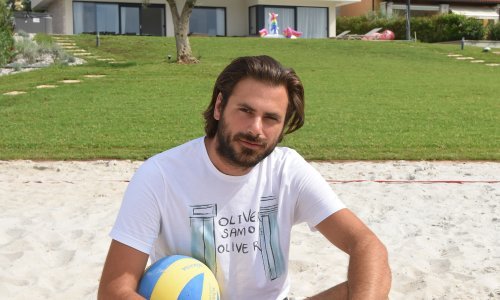 Detalj na fotografiji otkrio koga je Stjepan Hauser poveo na romantično putovanje na Maldive