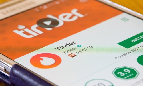 Tinder uskoro uvodi 'gumb za paniku' - evo o čemu se radi