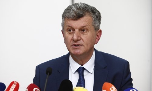 Kujundžić Plenkoviću dao mandat na raspolaganje, ali ne i ostavku! Premijer bi trebao odgovoriti, ali tek sutra