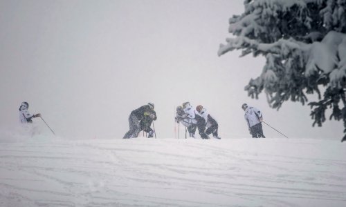 Nizozemske vlasti planiraju kako vratiti kući 900 studenata iz talijanskih Alpi sa skijanja