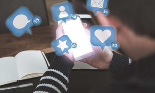 Ljutite se na mobitel jer se stalno glasa? Možda je problem ipak u vama