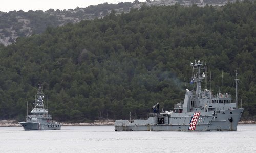 Istraga o smrti pilota; u brišućem letu dijelom helikoptera okrznuli more