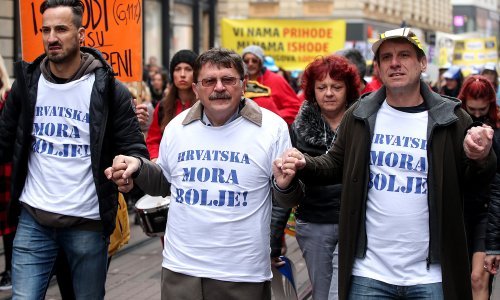 Prosvjetarima stigle prve plaće nakon štrajka, evo koliko su novca više dobili