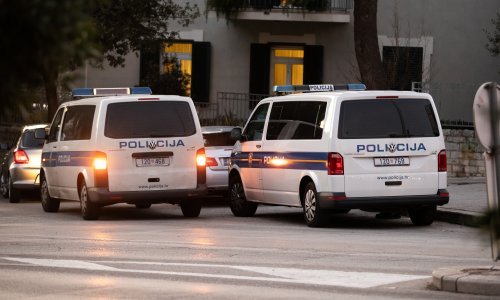 Vozač udario djevojčice na pješačkom prijelazu kod škole, ubrzo uhićen