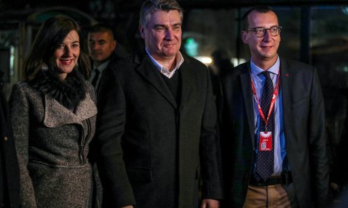 Milanović na spektaklu u Rijeci: 'U vrijeme kad su Parafi imali prvi koncert Sid Vicious još nije pjevao u Sex Pistolsima'