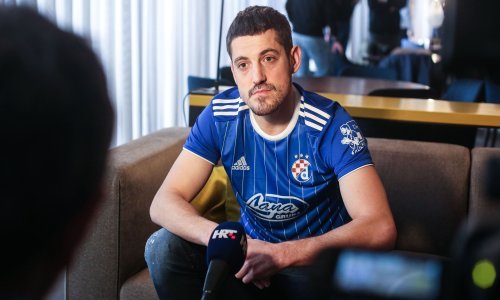 Arijan Ademi odlučio dočekati penziju u Dinamu, a za poklon si je sam dizajnirao dres
