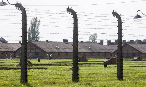 Memorijalni centar holokausta u Jeruzalemu ispričao se zbog greški u filmu prikazanom na skupu o holokaustu