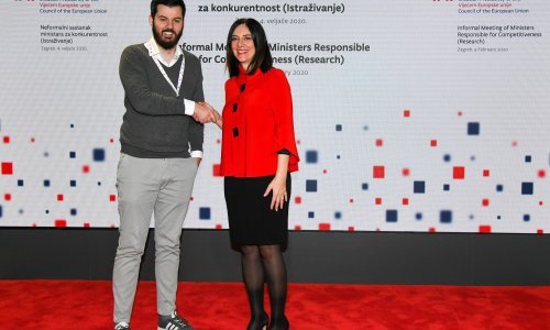 Divjak se želi boriti protiv 'kluba starih muškaraca' čije je 'ideje vrijeme pregazilo'