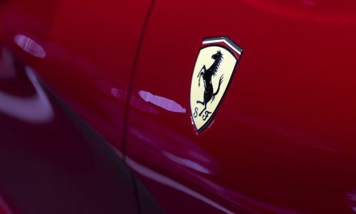 Ferrari SUV 'Purosangue'; Pravni spor oko imena modela