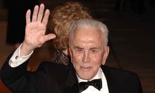 Iako je bio gotovo 70 godina u braku, drugim ženama nije mogao odoljeti, a život su mu obilježili smrt najmlađeg sina, teška nesreća, kao i moždani udar nakon kojeg je morao učiti sve ispočetka