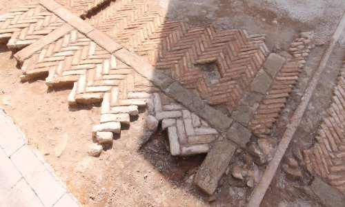 U Dubrovniku se otvara izložba o nalazu srednjovjekovnog pločnika skrivenog ispred crkve sv. Vlaha