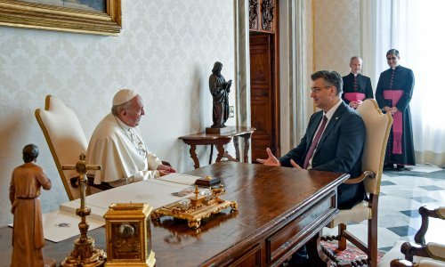 Plenković nakon susreta s Papom: Zvao sam ga u Hrvatsku, ali on bira zemlje gdje su katolici u manjini