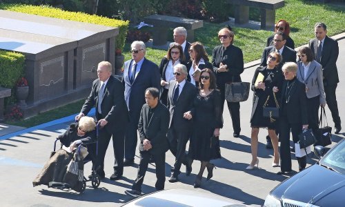 Od Kirka Douglasa u miru se oprostili članovi obitelji i najbliži prijatelji