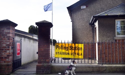 Glavne stranke u Irskoj izjednačene u izlaznim anketama, blago vodstvo Fine Gael