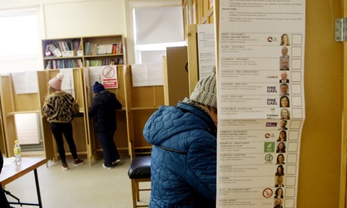 Parlamentarni izbori u Irskoj neizvjesni za Varadkara, Sinn Fein traži saveznike