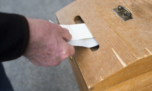 Švicarska glasa o problemu rastućih stanarina i spolnoj diskriminaciji