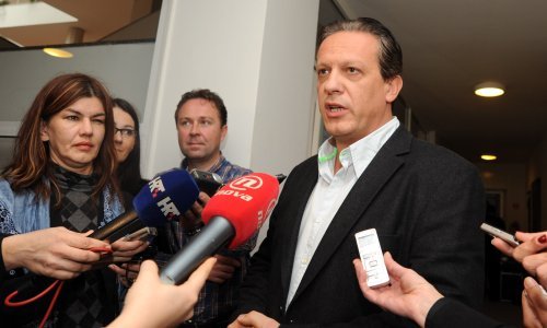 Kirurg Hrvoje Tomasović u zadnji čas predao 10 tisuća potpisa i ušao u utrku u HDZ-u